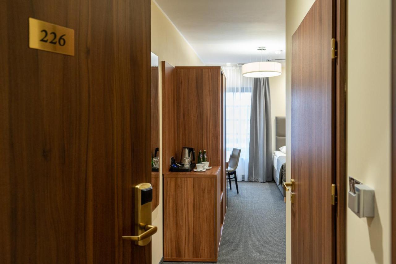 Hotel Wodnik Bydgoszcz Bagian luar foto